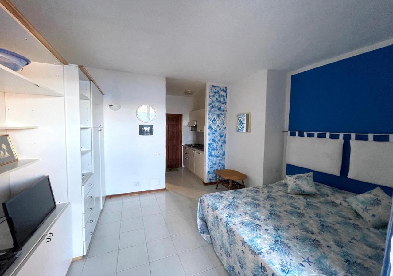Apartament San Teodoro Punta Est Delizioso Monolocale Vista Mare Zewnętrze zdjęcie